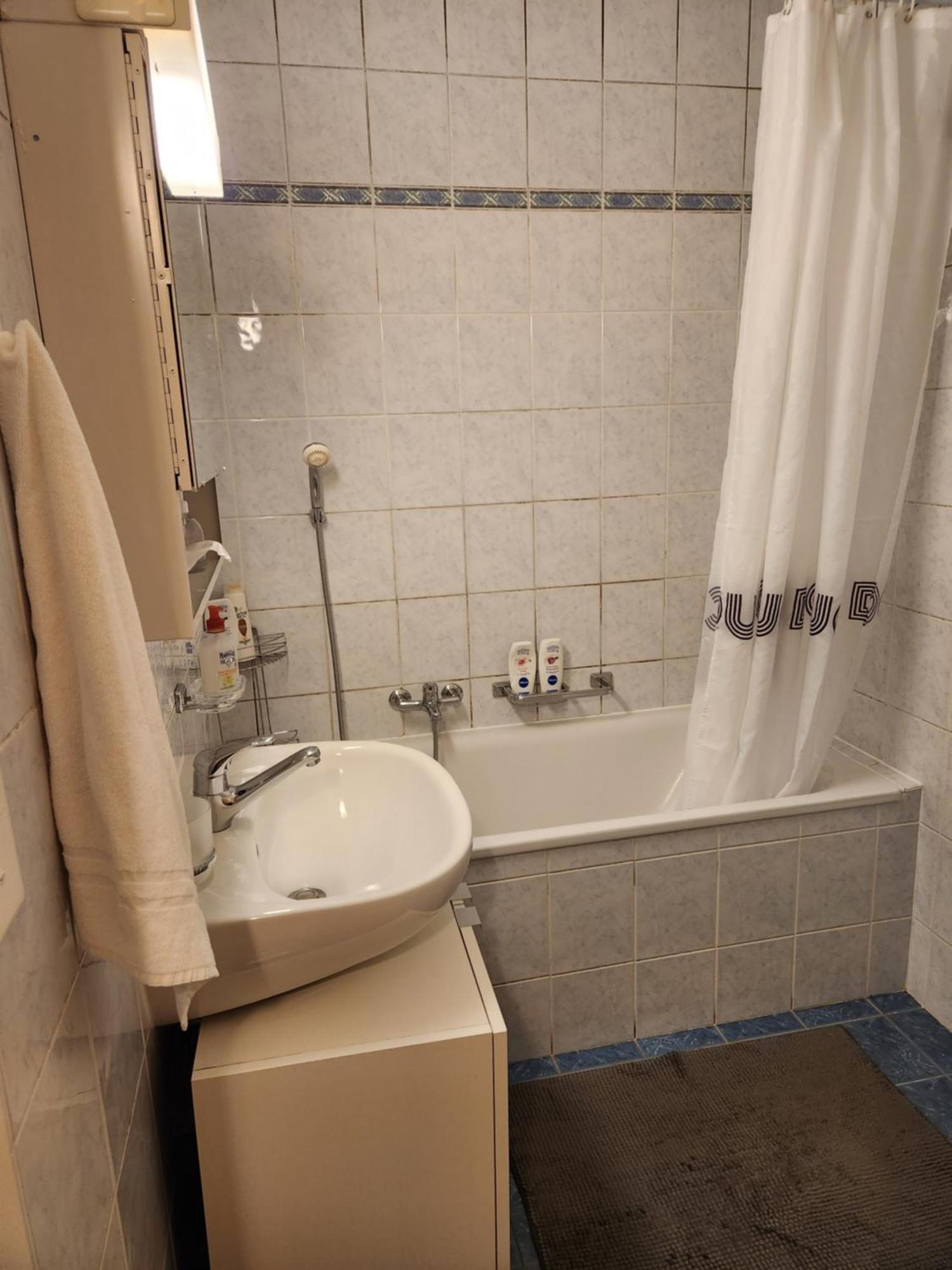 Room In Shared Apartment Ginebra Exterior foto