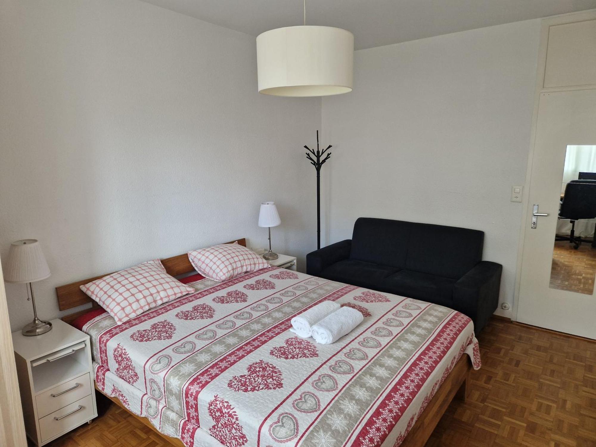 Room In Shared Apartment Ginebra Exterior foto